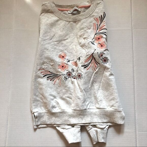 Summer & Sage Woman's Sweater size Small. - Picture 8 of 16